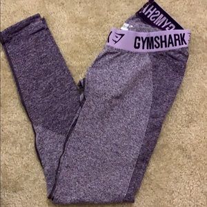 Gym shark leggings